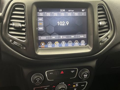 Used 2018 Jeep Compass Trailhawk image 16