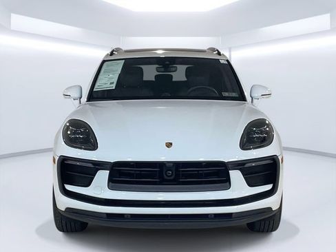 Certified 2026 Porsche Macan AWD/4WD image 10