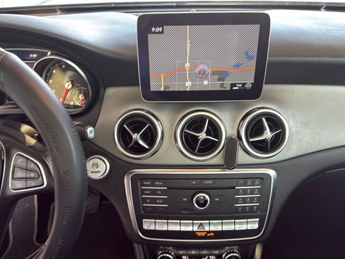 Used 2019 Mercedes-Benz GLA 250 4MATIC w/ Multimedia Package image 4