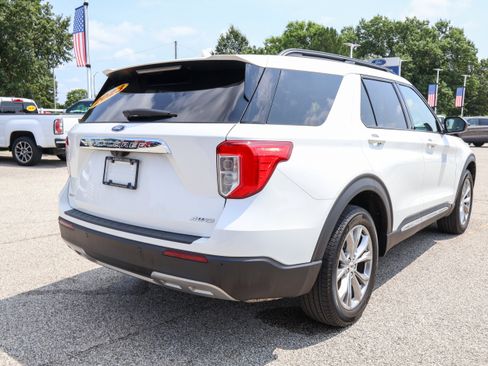 Used 2023 Ford Explorer XLT w/ Equipment Group 202A AWD/4WD image 5