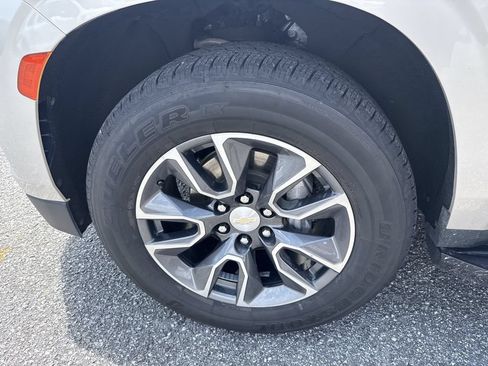 Used 2021 Chevrolet Tahoe LT w/ LT Signature Package AWD/4WD image 11