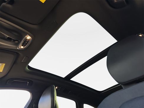 Used 2021 Volvo XC60 T8 R-Design w/ Protection Package Premier image 33