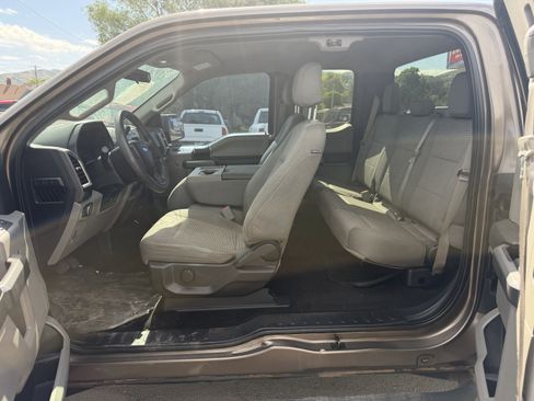 Used 2015 Ford F150 XLT AWD/4WD image 11