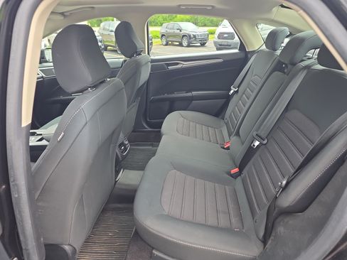 Used 2020 Ford Fusion SE AWD/4WD image 12