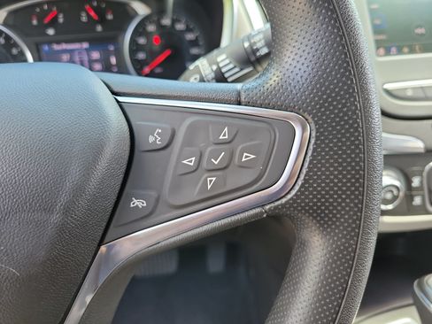 Used 2020 Chevrolet Equinox LT FWD image 19