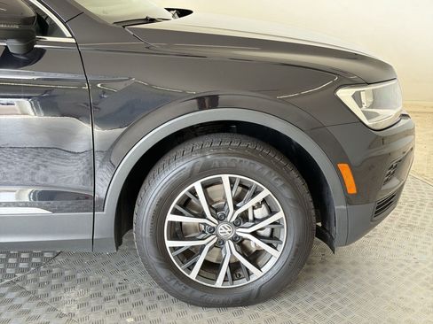 Used 2020 Volkswagen Tiguan SE AWD/4WD image 12