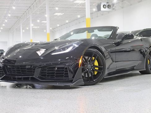Used 2016 Chevrolet Corvette Stingray Convertible w/ 3LT Preferred Equipment Group image 8