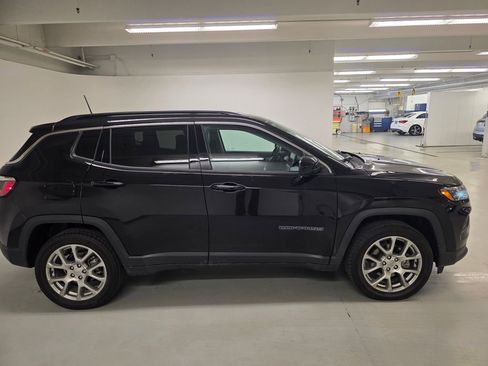 Used 2022 Jeep Compass Latitude AWD/4WD image 5