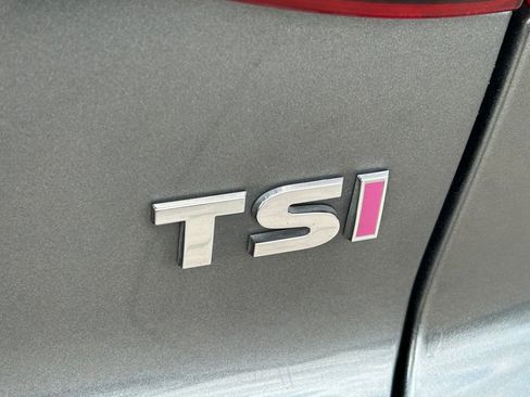 Used 2017 Volkswagen Jetta SEL image 14