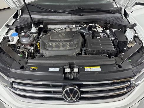 Used 2024 Volkswagen Tiguan SE FWD image 41