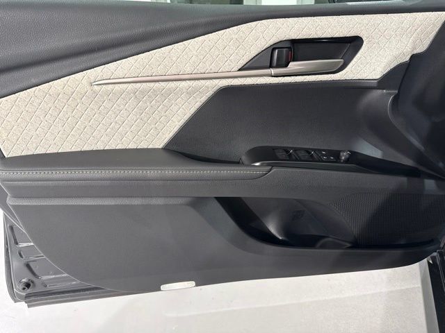 Used 2026 Toyota Camry XLE AWD/4WD image 18