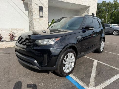 Used 2018 Land Rover Discovery SE AWD/4WD image 3