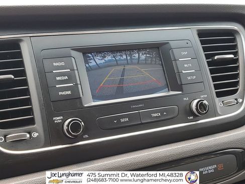 Used 2018 Kia Sedona L FWD image 15