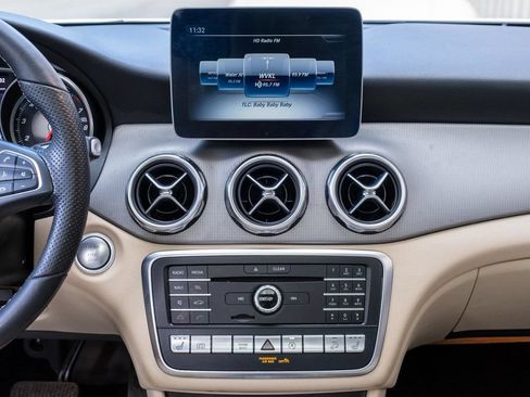 Used 2019 Mercedes-Benz GLA 250 4MATIC image 25