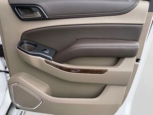 Used 2018 Chevrolet Suburban LT RWD image 31