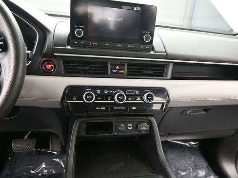 Used 2023 Honda Pilot LX image 13