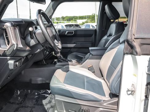 Used 2022 Ford Bronco Outer Banks AWD/4WD image 6