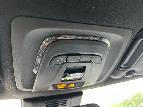 Used 2025 Toyota Corolla SE image 28