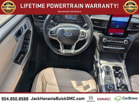 Used 2024 Ford Explorer Limited w/ Limited Technology Package AWD/4WD image 18