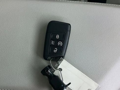 Used 2023 Volkswagen Jetta SE w/ Panoramic Sunroof Package image 33