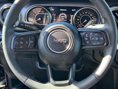 Used 2023 Jeep Wrangler Sport S image 17