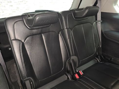 Used 2021 Jeep Grand Cherokee L Limited AWD/4WD image 11