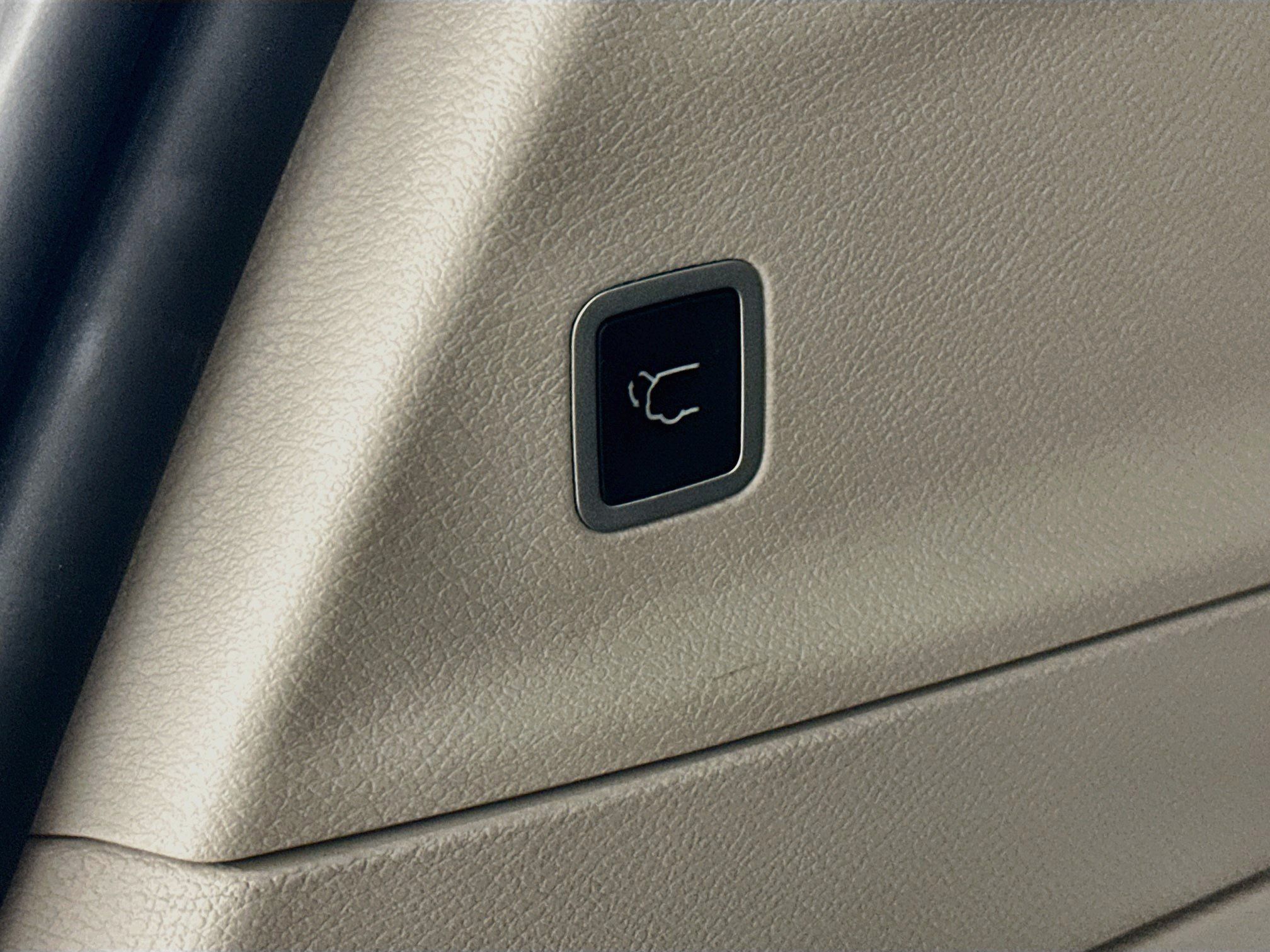Used 2023 Chrysler Voyager LX FWD image 31