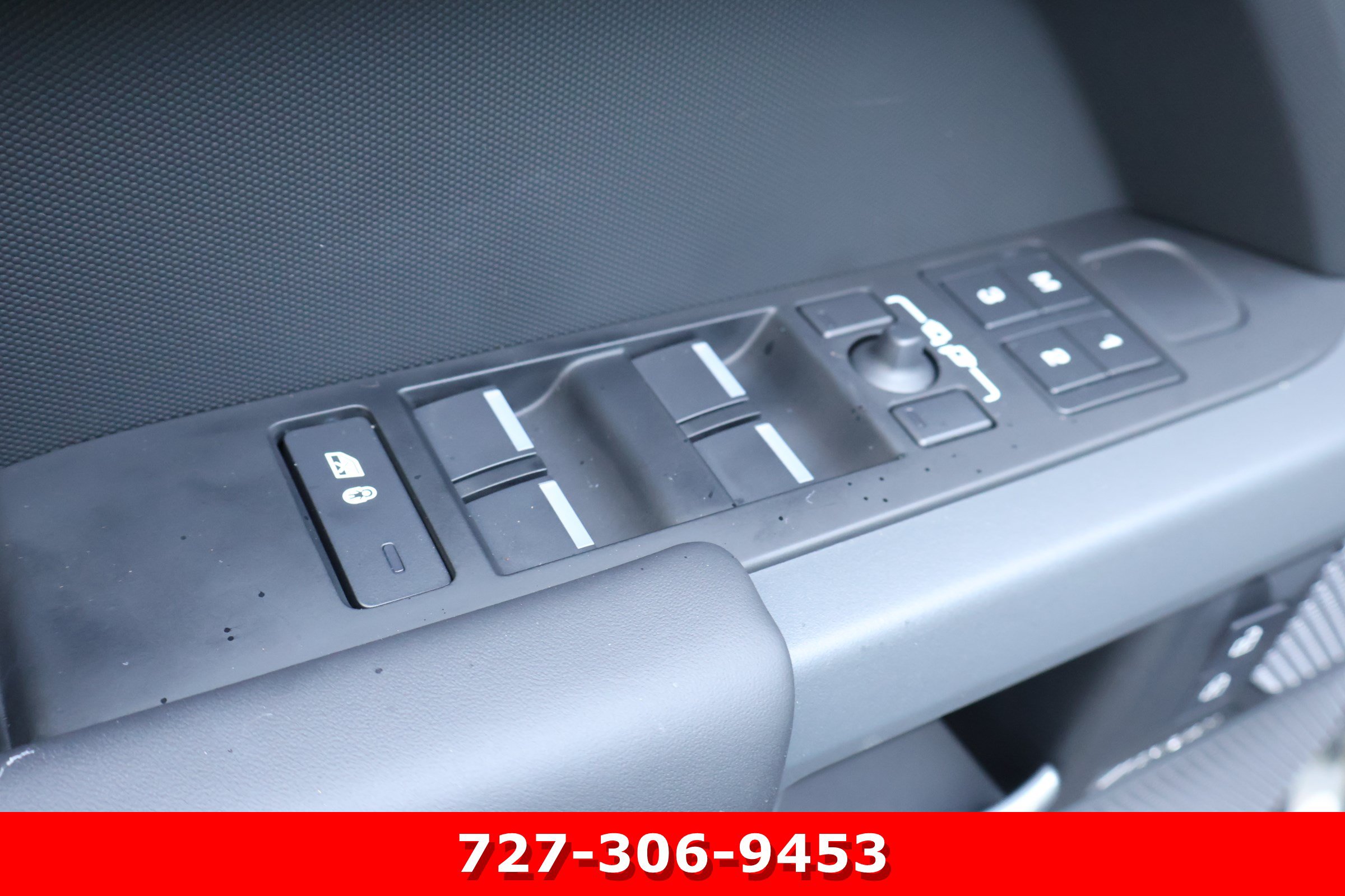 Used 2024 Land Rover Defender 110 X AWD/4WD image 14