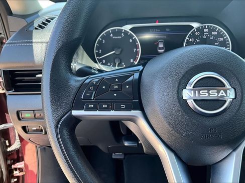 Used 2025 Nissan Sentra SV FWD image 21