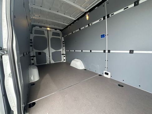 New 2026 Mercedes-Benz Sprinter 2500 image 17