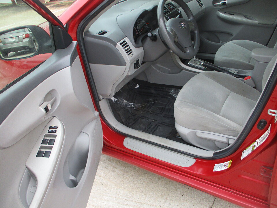 Used 2010 Toyota Corolla LE FWD image 22