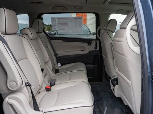 New 2026 Honda Odyssey Touring image 14