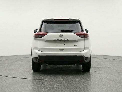 Used 2025 Nissan Rogue SV image 7
