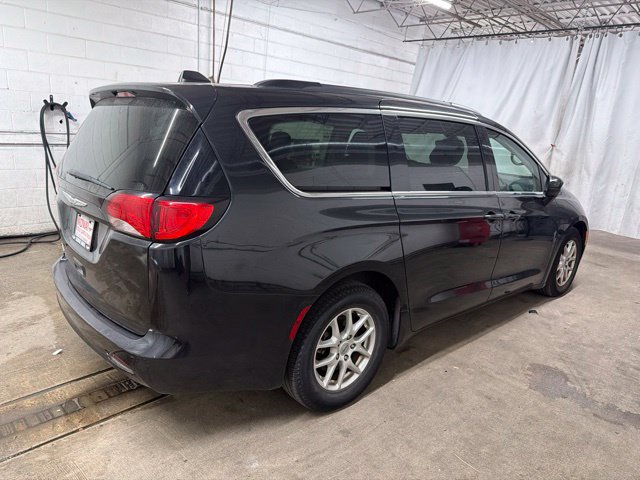 Used 2021 Chrysler Voyager Lxi FWD image 4