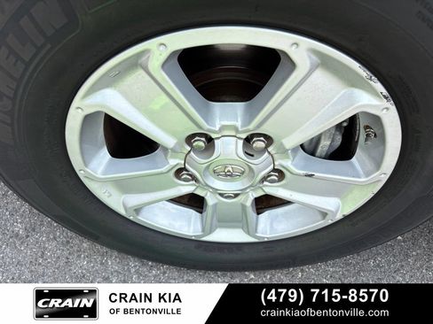 Used 2018 Toyota Sequoia SR5 AWD/4WD image 8