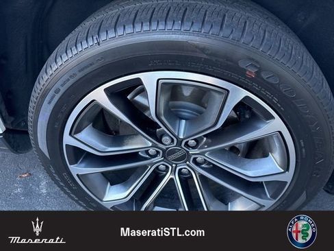 Used 2022 Jeep Grand Wagoneer Series III image 7