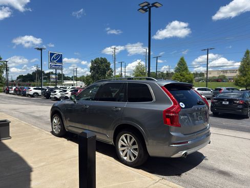 Used 2018 Volvo XC90 T5 Momentum w/ Convenience Package AWD/4WD image 5