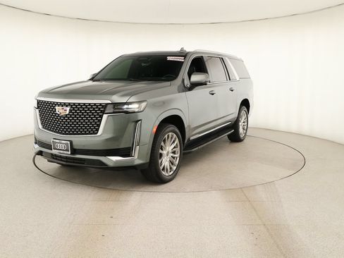 Used 2023 Cadillac Escalade ESV Premium Luxury AWD/4WD image 12