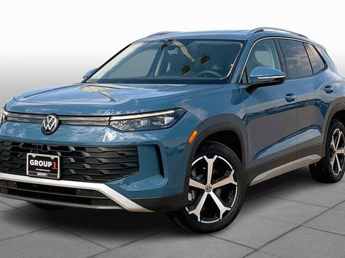 New 2025 Volkswagen Tiguan SE AWD/4WD image 1