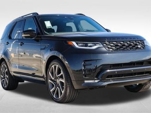 Used 2025 Land Rover Discovery Dynamic SE AWD/4WD image 3
