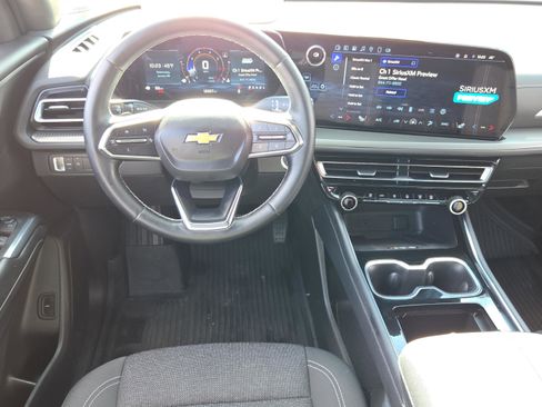 Used 2024 Chevrolet Traverse LT w/ Trailering Package image 11