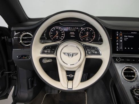 Used 2021 Bentley Continental GT image 25