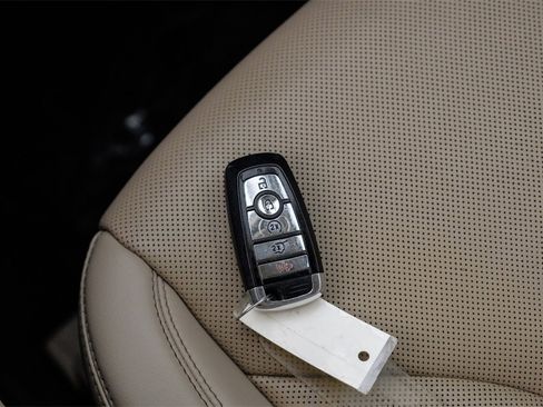 Used 2023 Lincoln Nautilus Reserve image 62