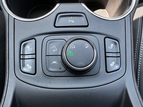 Used 2024 GMC Terrain SLT w/ Tech Package AWD/4WD image 37