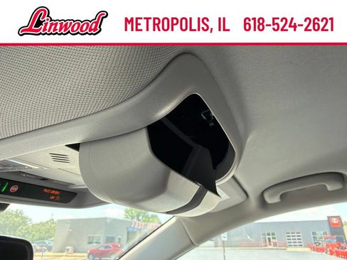 Used 2023 GMC Terrain SLE w/ Driver Convenience Package FWD image 29