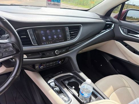 Used 2022 Buick Enclave Premium w/ Experience Buick Package AWD/4WD image 3