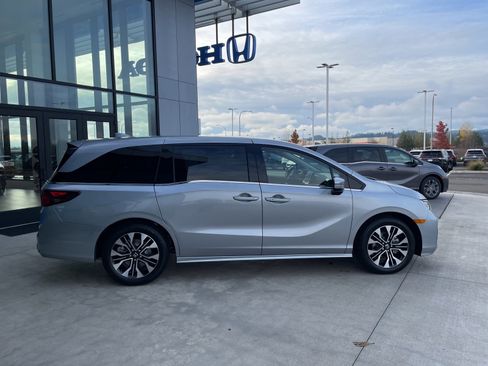 New 2026 Honda Odyssey Elite image 5