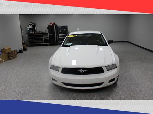Used 2010 Ford Mustang Premium image 7