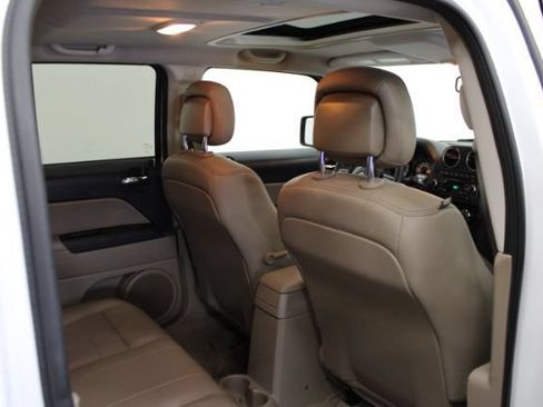 Used 2016 Jeep Patriot High Altitude FWD image 21