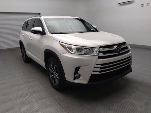 Used 2018 Toyota Highlander XLE image 13